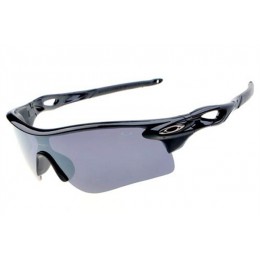 Oakley Radarlock Sunglasses In Polished Black/Grey Iridium
